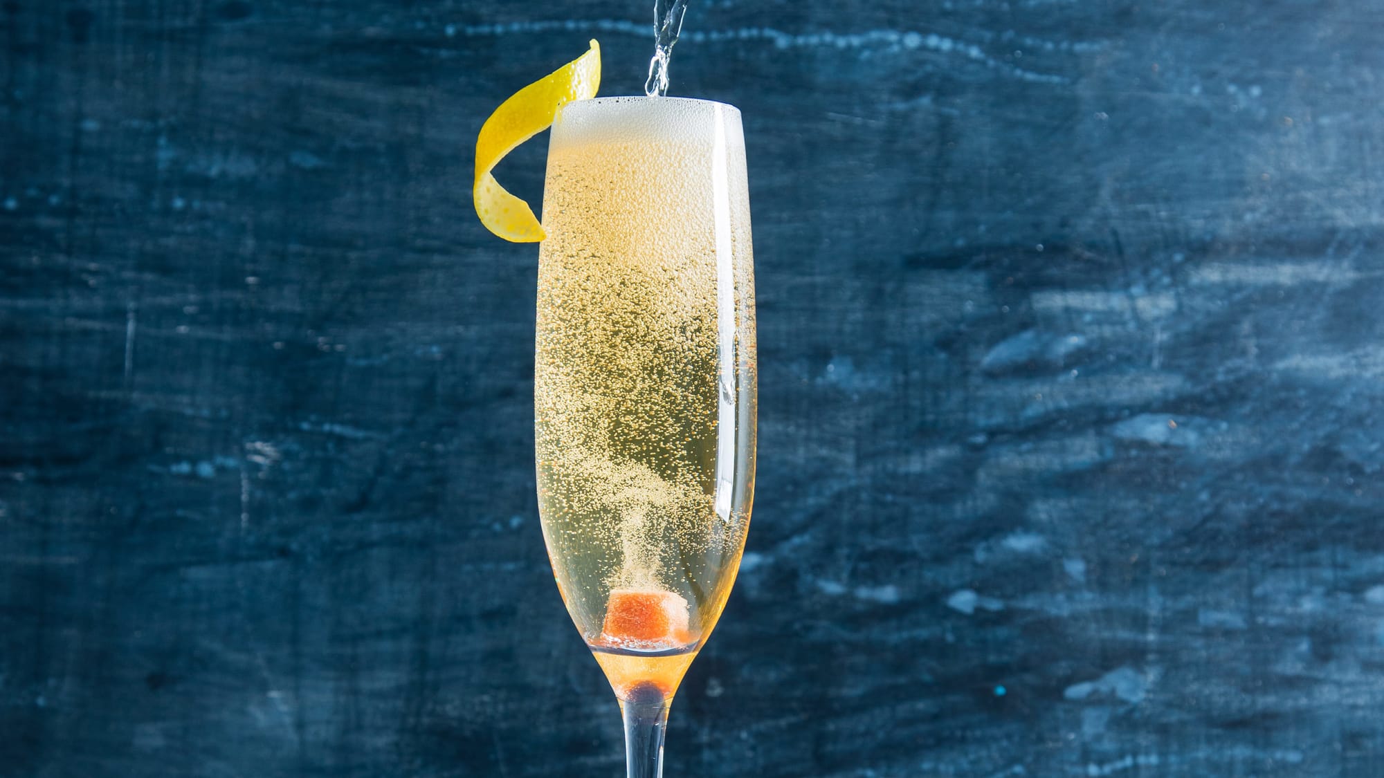 Whether you want to splurge or save, here's how to make a cocktail that sparkles