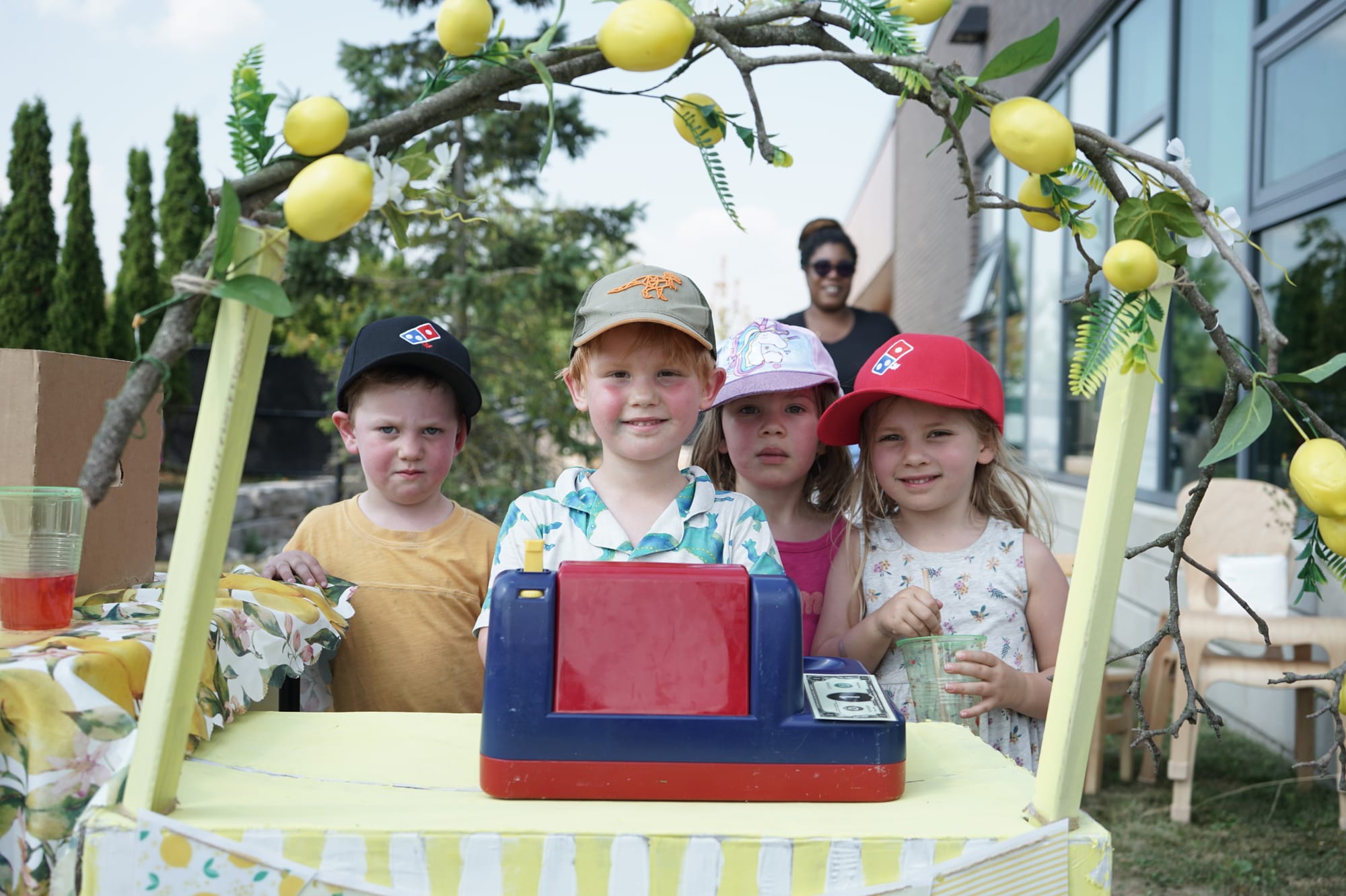 Preschoolers run lemonade stand in support of food bank
