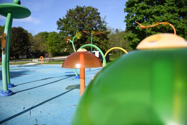 Pair of big donations give a boost to Breslau splash pad