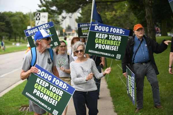 Rally against urban sprawl draws 100 to protest