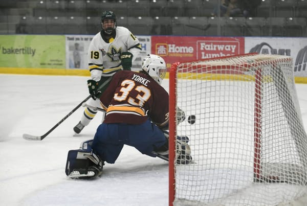 Kings win both weekend games to extend lead atop standings