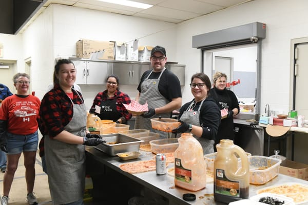 Wings draw ’em in to Linwood fundraiser