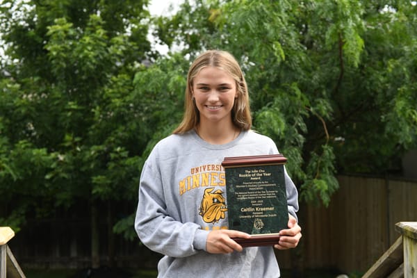 Caitlin Kraemer claims NCAA rookie-of-the-year award for her hockey skills
