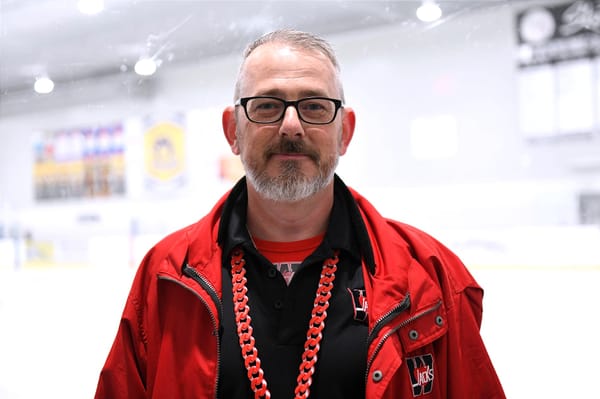 New venture seeking the radio voice of the Wellesley Applejacks