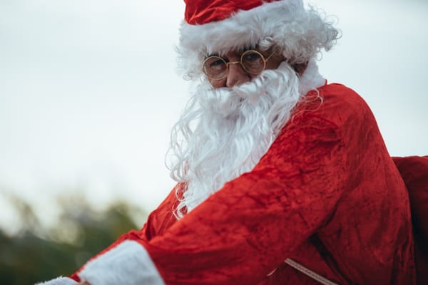 Wellesley council agrees to support  St. Clements Santa parade