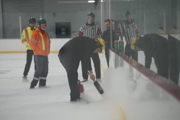 Problem with ice halts Applejacks game early in the first period