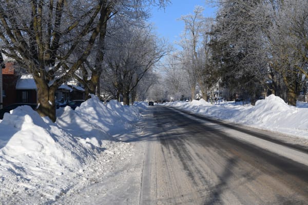 Heavy snow, cold temperatures see municipalities struggle to clear roads