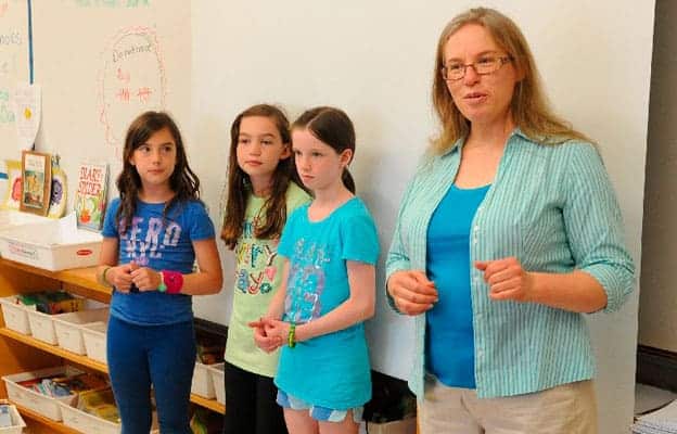 A touch of French life fuels students’ donations