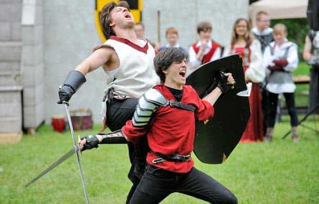 Robin’s back in the Hood this weekend