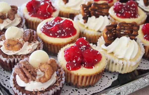 These mini cheesecakes are easy to pretty up