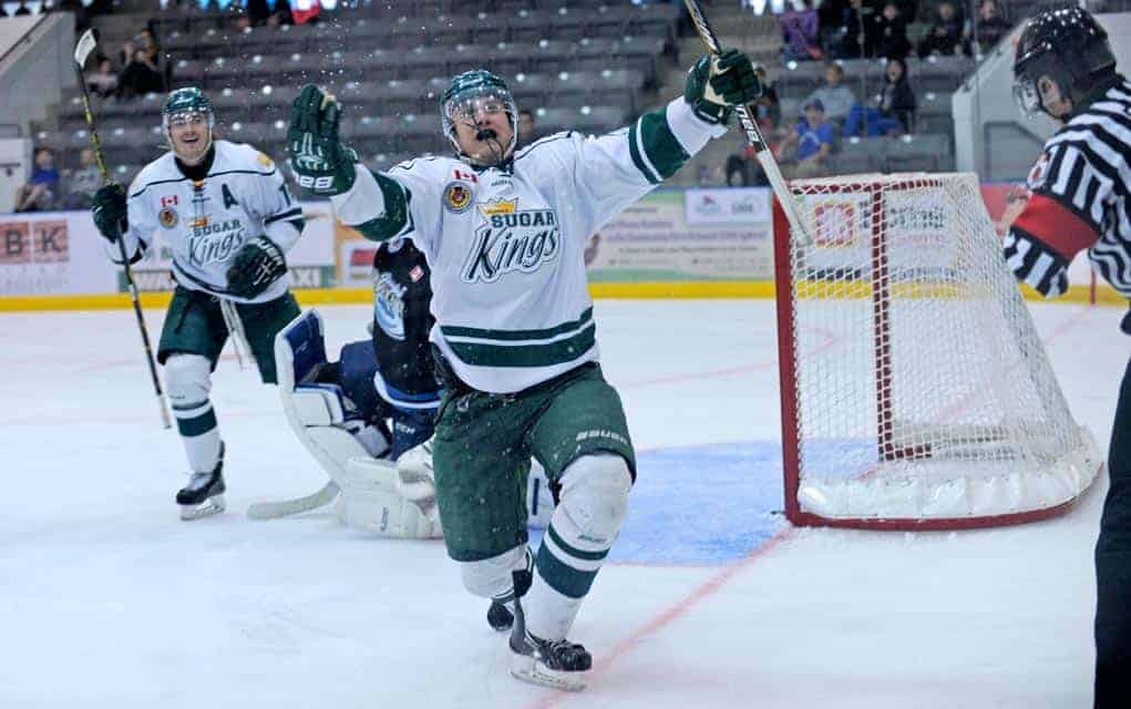 Kings split a pair over weekend