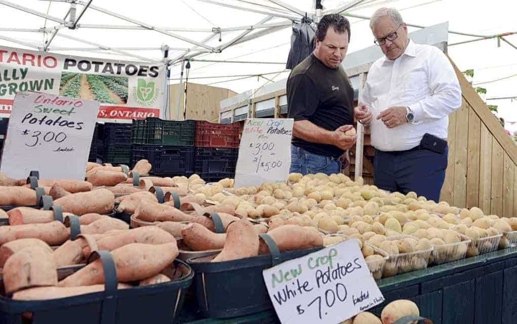 Federal ag. minister makes $2-million beef sector announcement, praises farmers’ market