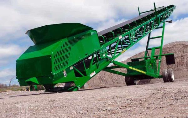 The proposed manure composting facility was assessed for potential odours and noises impacting the surrounding residences.