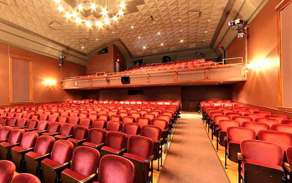 On Saturday, the theatre is the thing, not the play