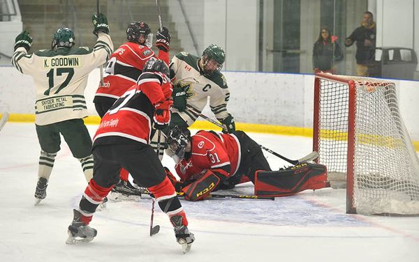 Kings split a pair, lose a little ground