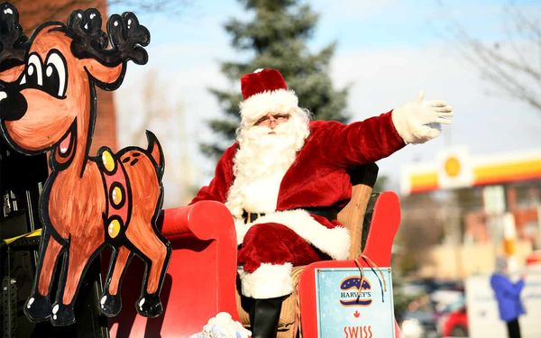 Jolly ol’ Saint Nick rolls into Elmira