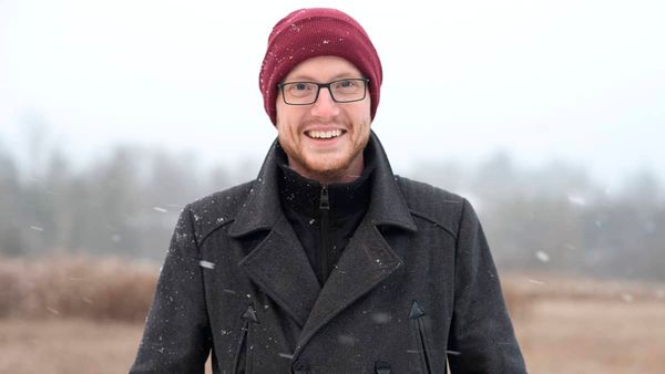 Learning to tell a story from the ground up