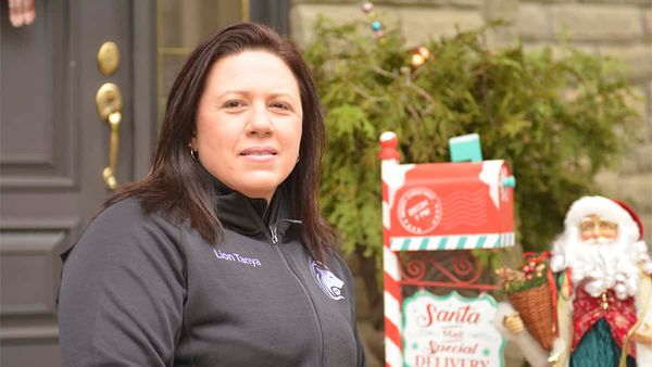 Santa will parade through Elmira