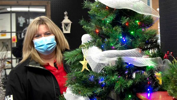 ‘Tis the season for shopping locally