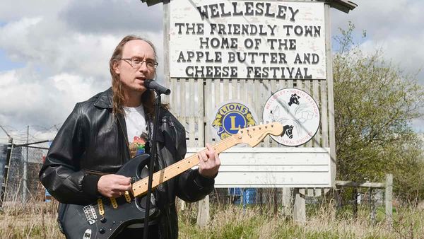 It’s on with the show for Wellesley Idol