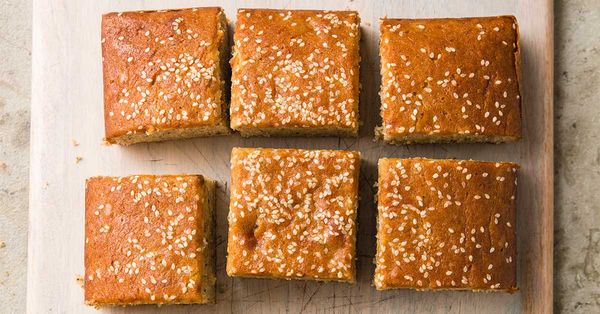 Tahini and banana, a popular (and tasty!) pairing