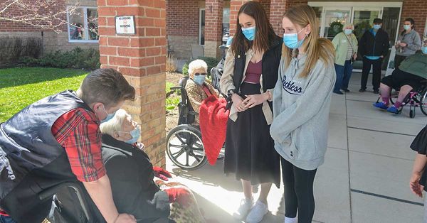 EDSS students making connections with long-term care residents