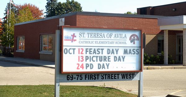 Education workers vote in favour of strike