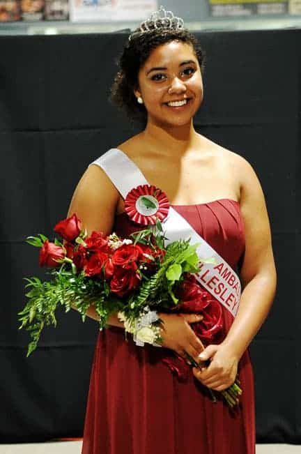                      Wellesley teen Ashley Jeffries crowned as fair ambassador                             
                     