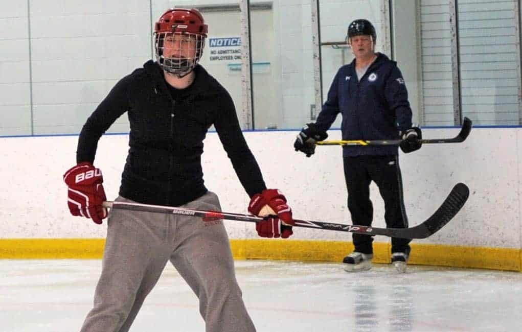                      Former star provides some tips to EDSS girls’ hockey                             
                     