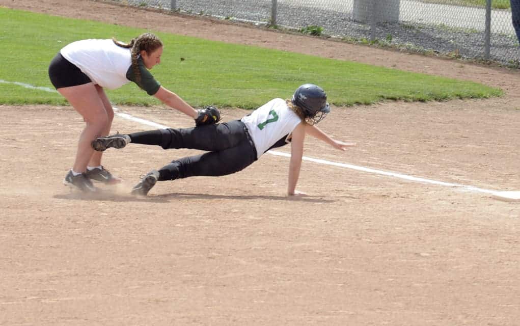 EDSS girls end slo-pitch season in victory