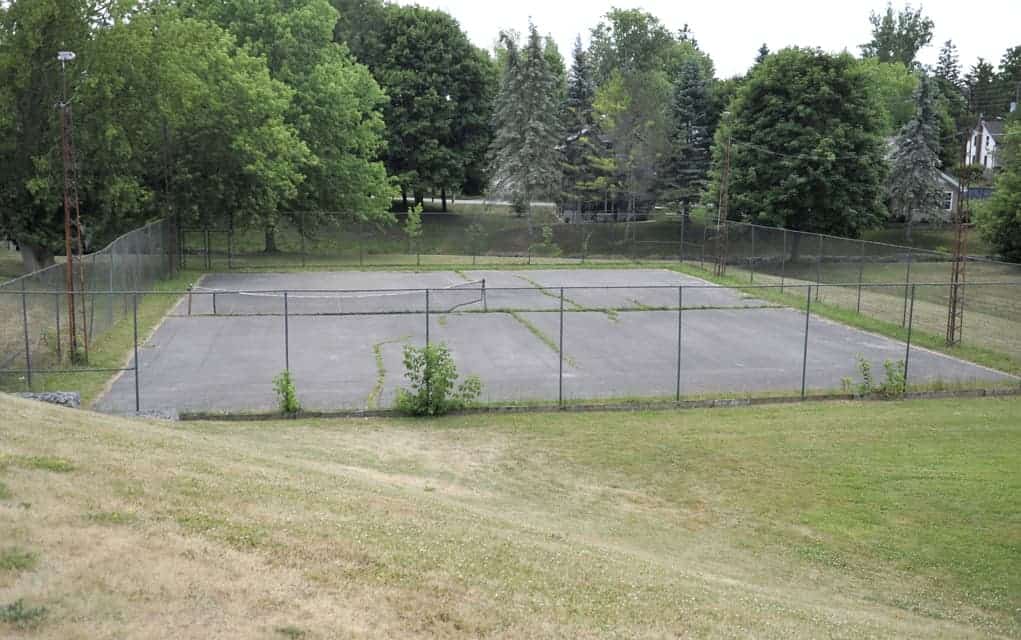 Worn out, tennis courts to be torn out of Albert Erb Conservation Area