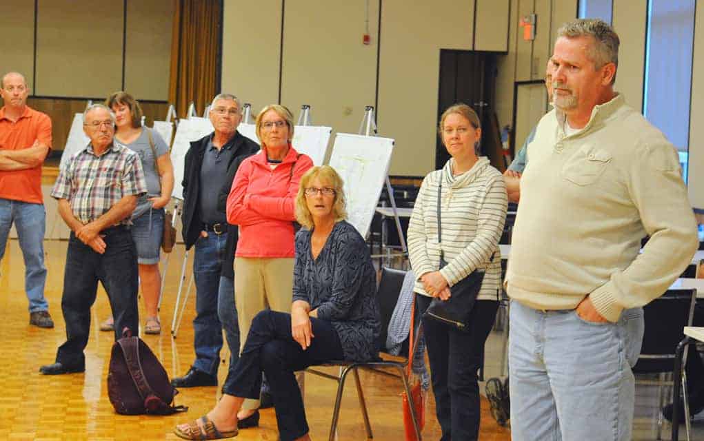                      Concerted opposition effort meets plan to go below water to mine Jigs Hollow gravel                             
                     