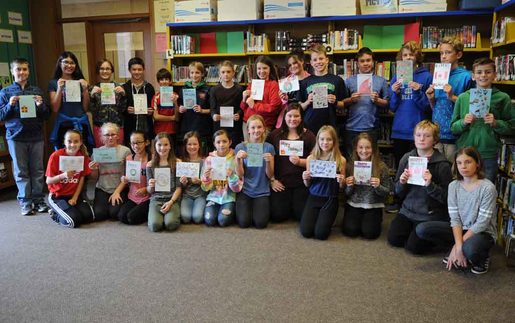 Park Manor students craft Christmas cards for troops