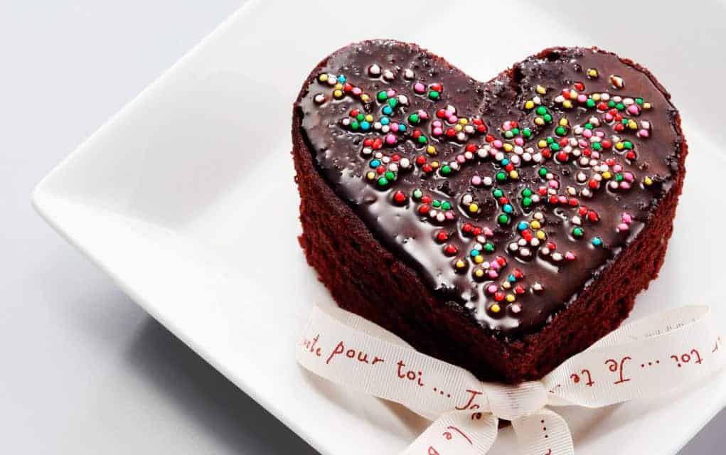 A Valentine’s cake made of chocolate and wine