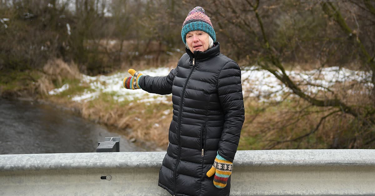                      Pushing for removal of hotspots along creek                             
                     